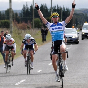 Sam Horgan wins Club Road Nationals Elite Road Race - Photo by Don Kennedy